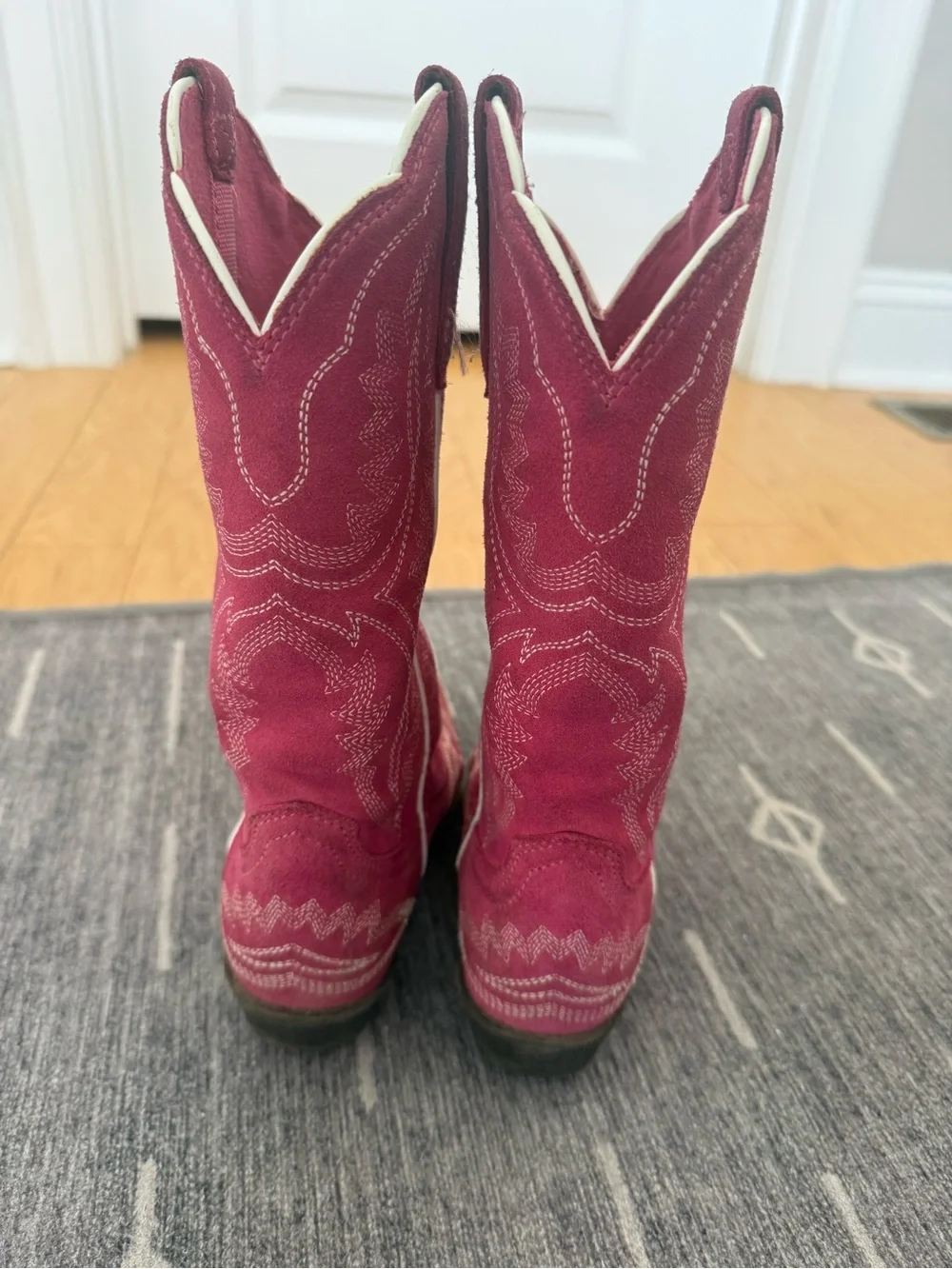 Ariat Youth Girl's Casanova Haute Pink Suede Western Boot size 11 little kids.